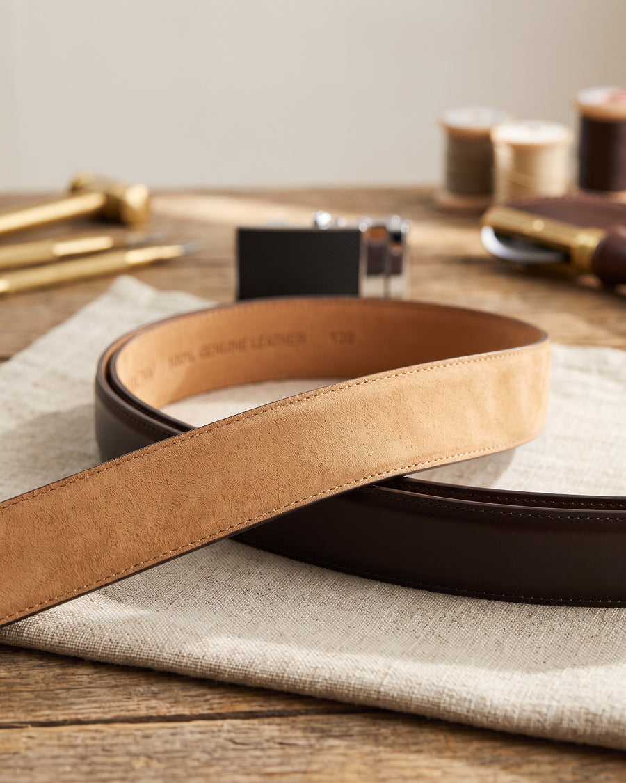 Harrow automatic Italian leather belt, carbon buckle, brown strap – full-grain nubuck lining close-up